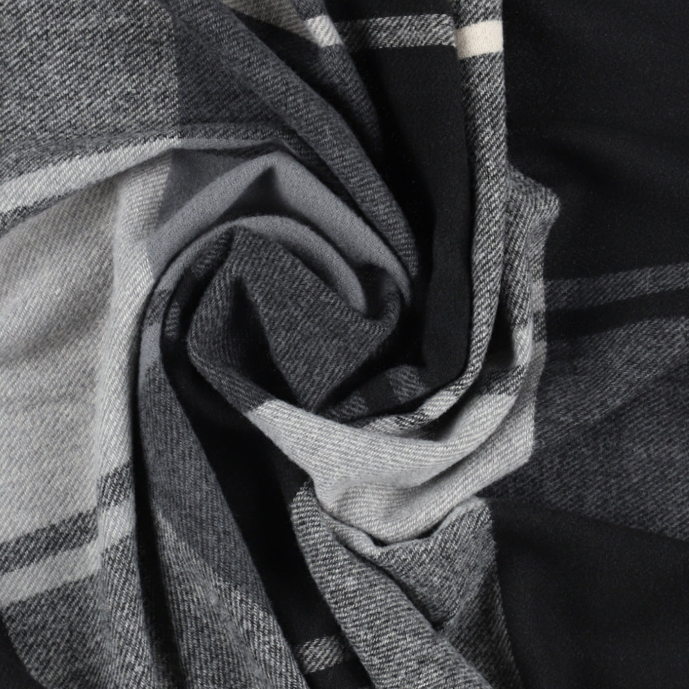 Black check scarf with fringe – Liverpool (2)